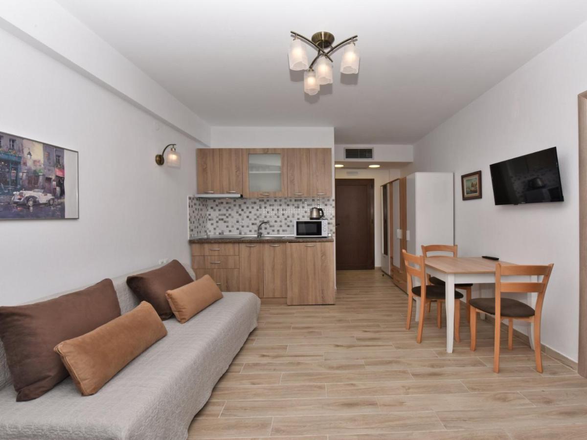 Azur Apartments - Nikiti Halkidiki Exterior photo